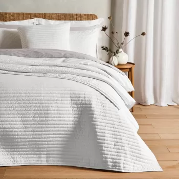 Cuvertura alba matlasata pentru pat dublu 220x230 cm - Bianca imagine