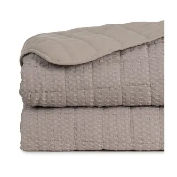 Cuvertura bej matlasata 180x260 cm - Ixia imagine