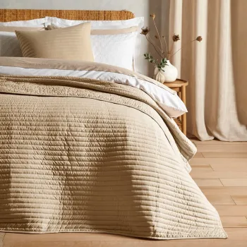 Cuvertura bej matlasata pentru pat dublu 220x230 cm - Bianca imagine