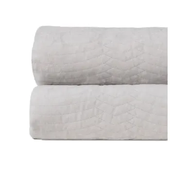 Cuvertura crem matlasata din catifea 180x260 cm - Ixia imagine