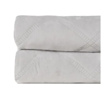 Cuvertura crem matlasata din catifea 230x260 cm - Ixia imagine