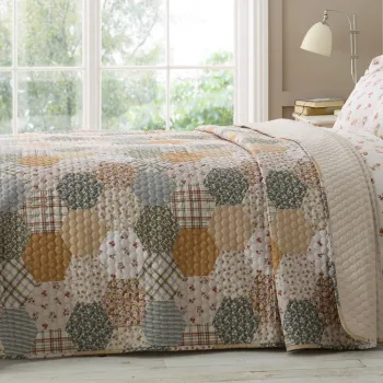 Cuvertura galbena/bej matlasata 220x230 cm Floral Patchwork - Catherine Lansfield imagine