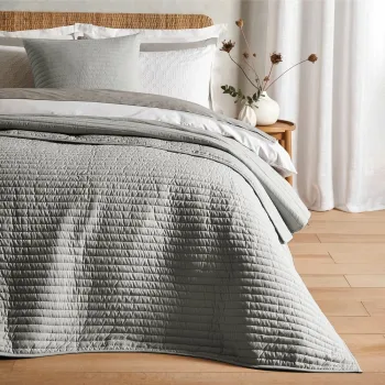 Cuvertura gri matlasata pentru pat dublu 220x230 cm - Bianca imagine