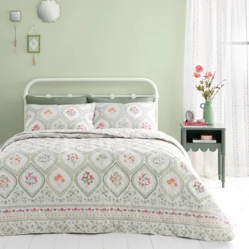Cuvertura verde/crem pentru pat dublu 220x230 cm Cameo Floral - Catherine Lansfield imagine