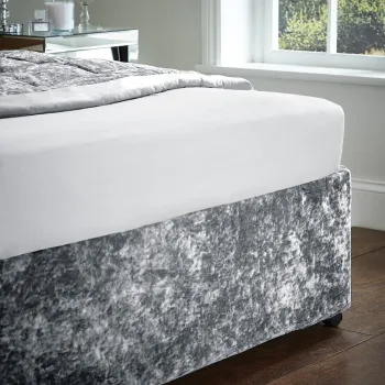 Husa pentru cadru de pat gri din catifea cu elastic 152x198 cm Crushed Velvet - Catherine Lansfield imagine