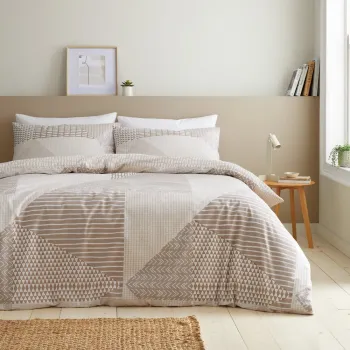 Lenjerie de pat bej pentru pat de o persoana 135x200 cm Larsson Geo - Catherine Lansfield imagine