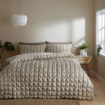 Lenjerie de pat bej pentru pat dublu 200x200 cm Puffer - Catherine Lansfield imagine
