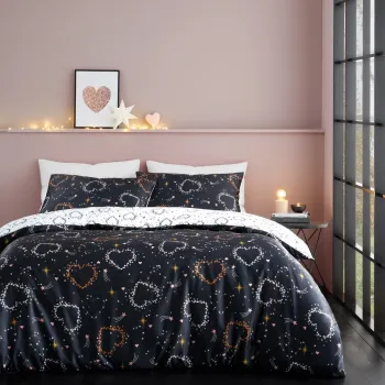 Lenjerie de pat neagra-alba pentru pat dublu 200x200 cm Cosmic Hearts and Stars - Catherine Lansfield imagine