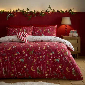 Lenjerie de pat rosie pentru pat de o persoana 135x200 cm Christmas Enchanted Twilight - Catherine Lansfield imagine