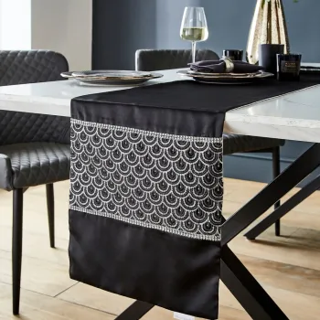 Napron de masa din microsatin 33x180 cm Deco Sequin - Catherine Lansfield imagine