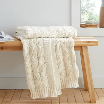 Patura alba/bej tricotata 130x170 cm Chunky Marl Knit - Catherine Lansfield imagine