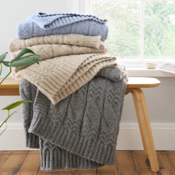 Patura gri tricotata 150x200 cm Cable Knit - Bianca imagine