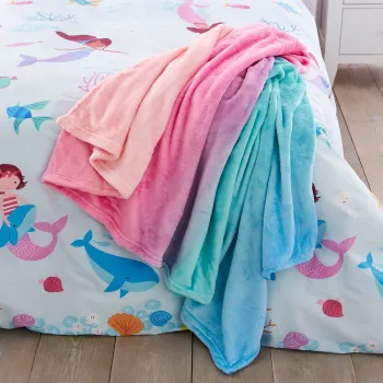Patura pentru copii albastra din microplus 130x170 cm Mermaid - Catherine Lansfield imagine