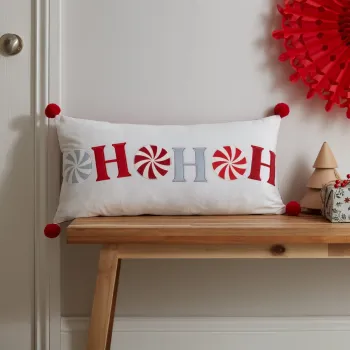 Perna decorativa din catifea 60x30 cm cu model de Craciun Ho Ho Ho - Catherine Lansfield imagine