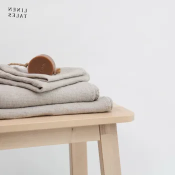 Prosop in culoare naturala din in gofrat 75x125 cm Natural Fine Waffle - Linen Tales imagine