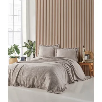Set de cuvertura si fete de perna pentru pat dublu bej 220x240 cm Ilda - Mijolnir imagine