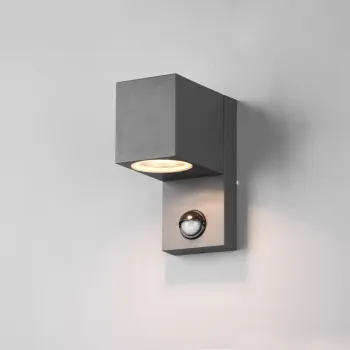 Aplica de perete patrata pentru exterior cu senzor Roya, TRIO, 7x11.6x15 cm, 35W, 1x GU10, aluminiu, antracit imagine