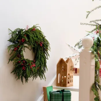 Coronite si ghirlande de Craciun imagine