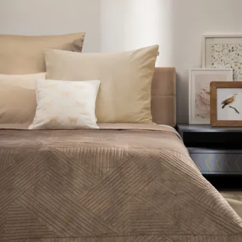 Cuvertura matlasata Aurum, Homla, 220x240 cm, poliester, bej imagine
