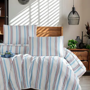 Cuvertura matlasata dubla, Zagreb - Red, Blue, Acasa EnLora, 70% bumbac / 30% poliester imagine