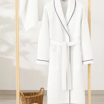Set halat si prosop de baie, L'essentiel Maison, Soho, 65% bumbac/35% poliester, Alb imagine