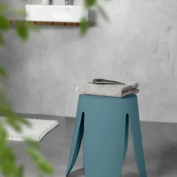 Taburet pentru baie Comiso, Wenko, 44.5x46 cm, plastic/poliuretan, albastru petrol imagine