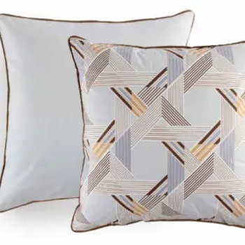 Fata de perna Descamps Florilege 65x65cm  Gri Perla imagine