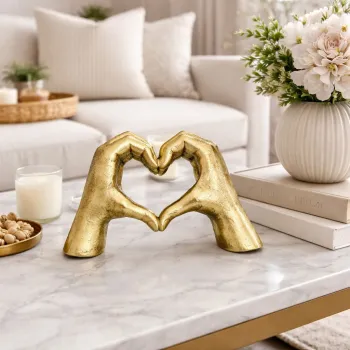 Decoratiune sculpturala maini in forma de inima - rasina - 25 x 8.5 x 15 cm imagine