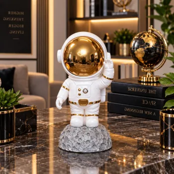 Figurina Astronaut din Rasina Ornament Decor Birou cu Baza tip Luna imagine