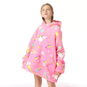 Hanorac patura cu gluga si maneci, insertii fosforescente, calduros si pufos, buzunar spatios, model unicorni si stelute imagine