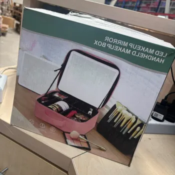 RESIGILAT -- Geanta Cosmetica Pentru Make-up cu Oglinda LED  cu Touch, 26x23x11 cm Negru . Incomplet #003 imagine