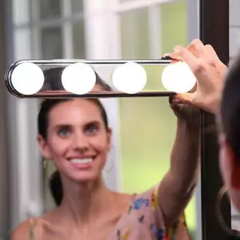 Suport luminos pentru oglinda Studio Glow, 4 becuri, Argintiu imagine