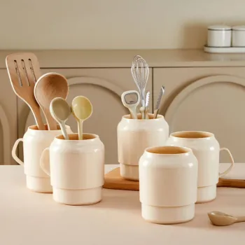 Suport ustensile bucatarie cu scurgere de tip cana, 13.5 cm x 11 cm, 14 cm, bej imagine